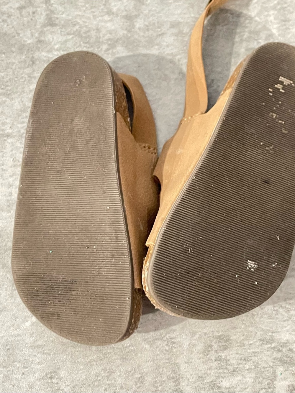 Old Navy Toddler Tan Triple-Buckle Sandals Size 8 - Picture 14 of 16